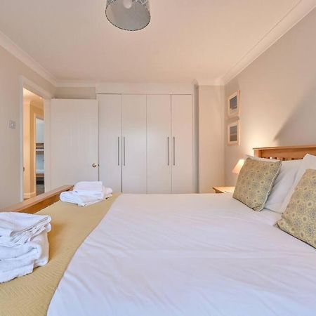 Spacious Sandbanks Apartment Near Beach And Bars With Free Parking Poole Exterior photo