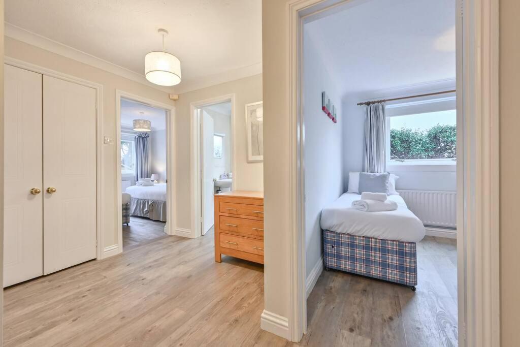 Spacious Sandbanks Apartment Near Beach And Bars With Free Parking Poole Exterior photo