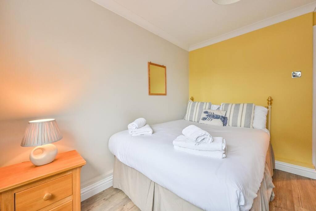Spacious Sandbanks Apartment Near Beach And Bars With Free Parking Poole Exterior photo