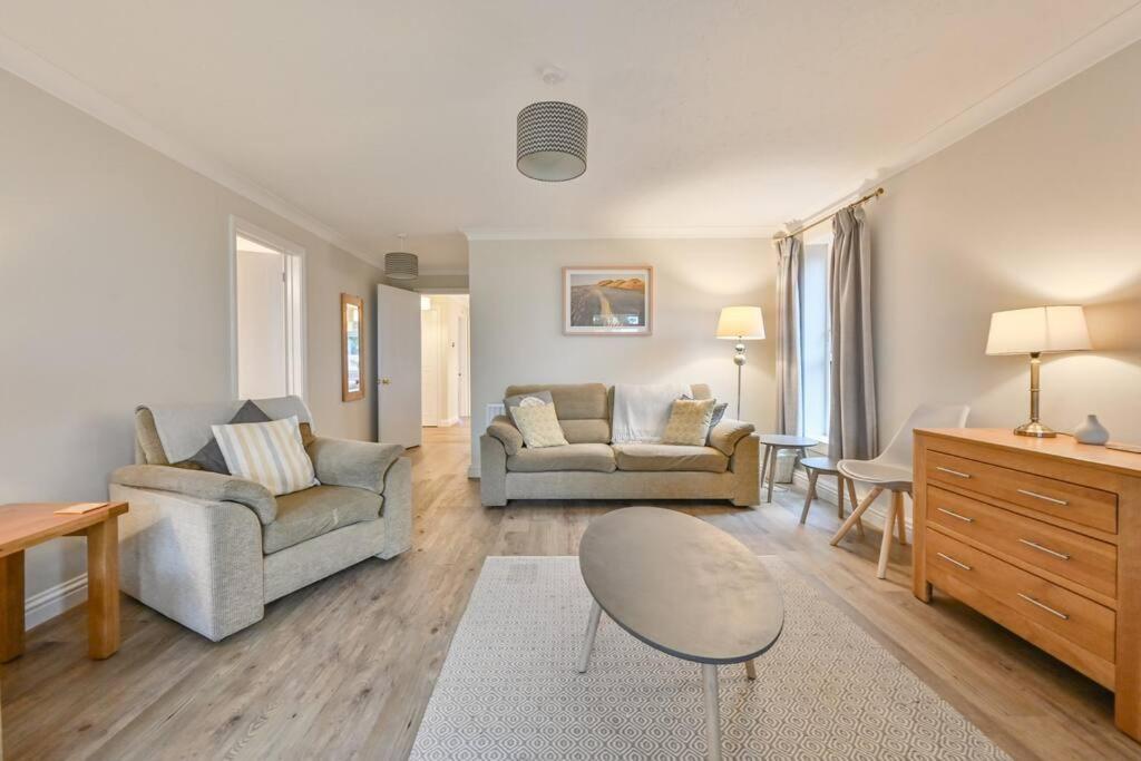 Spacious Sandbanks Apartment Near Beach And Bars With Free Parking Poole Exterior photo